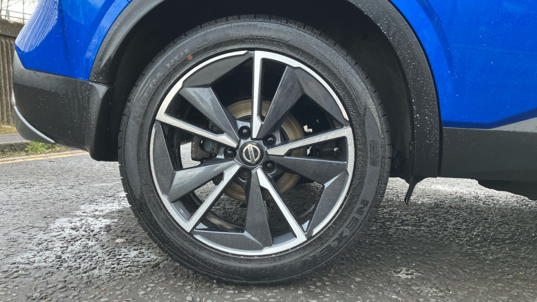 Nissan Qashqai 1.3 DiG-T MH Tekna 5dr Petrol Hatchback